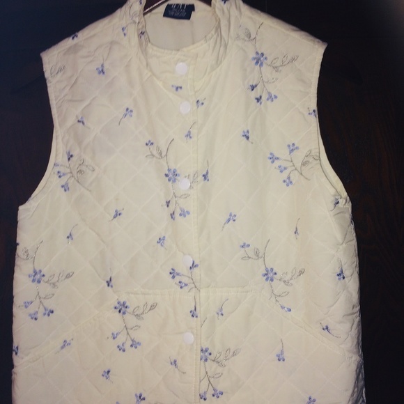 Girls size XL GAP 4 season vest.Great layering for extra warmth. - Picture 1 of 7